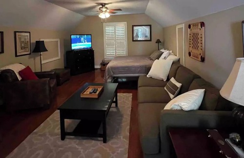 Southmont Apartment | Marwood Cottage on the lake