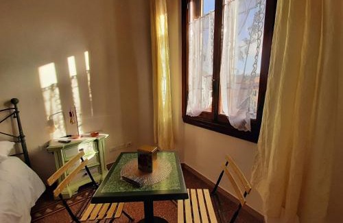 Isolotto Apartment | Mary&Flo House - A due passi dal centro - free private parking