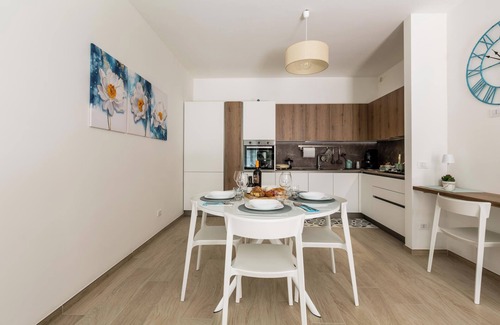 Taranto Apartment | Mary House by BarbarHouse