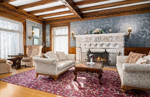 Endion House | Mary & Josephine Suite w/Jacuzzi & Fireplace
