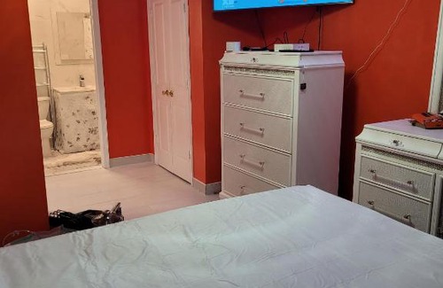 Williamsbridge Apartment | Mary's vacation home