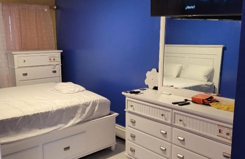 Williamsbridge Apartment | Mary's vacation home
