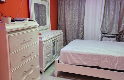 Williamsbridge Apartment | Mary's vacation home