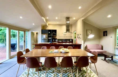 Katoomba Villa | Mary Villa - Heritage Villa, 6 Bedroom, 6 Bathroom, Central Heating, Spa Bath, BBQ