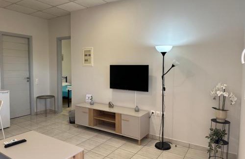 Markopoulon Apartment | MarysApartments by the Airport