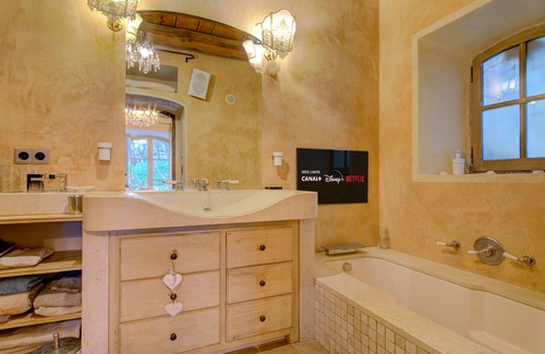 Lambesc Other | Mas des Cigales - 7 Br - Sleeps 16