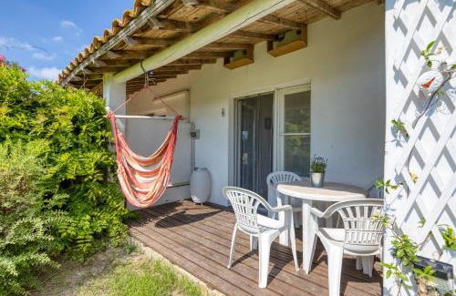 Saintes-Maries-de-la-Mer House | Mas des Cypres - Mazet 4