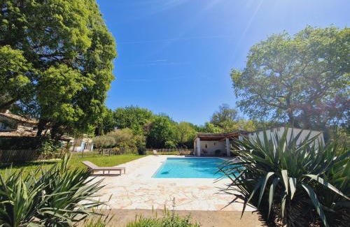Eygalieres Bed & Breakfast | Mas du Rollier Chambres d'hôtes