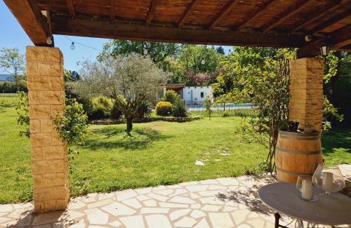 Eygalieres Bed & Breakfast | Mas du Rollier Chambres d'hôtes
