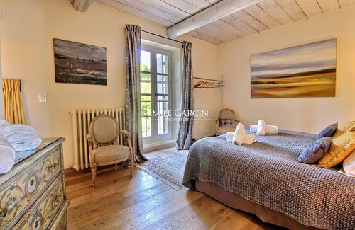 Lauris Other | Mas for rent in Lauris in the village, in the heart of the South Luberon