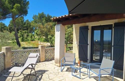 Saint-Hippolyte-le-Graveyron House | mas benette