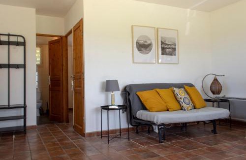 Saint-Martin-de-Crau Apartment | Mas l'espero