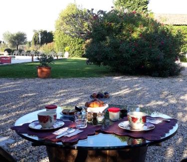 Lagnes Bed & Breakfast | Mas La Pomarede