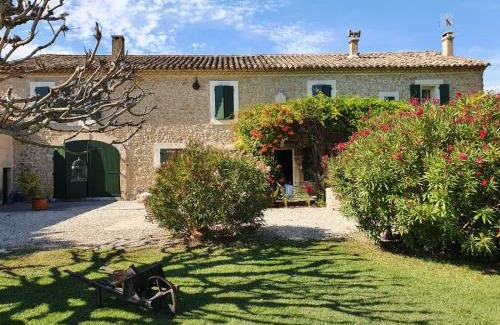 Lagnes Bed & Breakfast | Mas La Pomarede