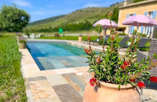 Tourrettes-sur-Loup House | Mas provençal avec piscine