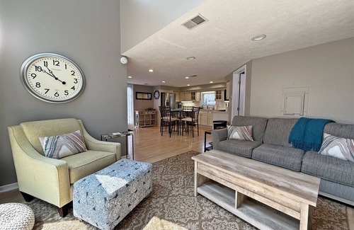 Saugatuck House | Mason Street Hideaway: Downtown Saugatuck, Dog Friendly, Parking, Fun