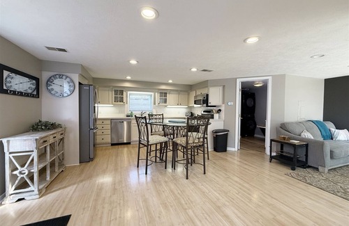 Saugatuck House | Mason Street Hideaway: Downtown Saugatuck, Dog Friendly, Parking, Fun