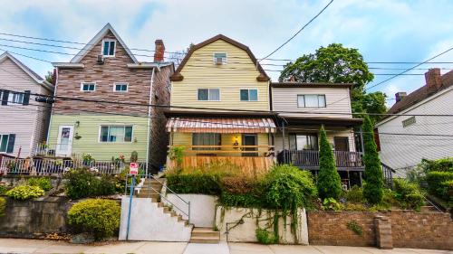Mount Washington Apartment | Massive 4 Bed House-Short Walk to Amazing View