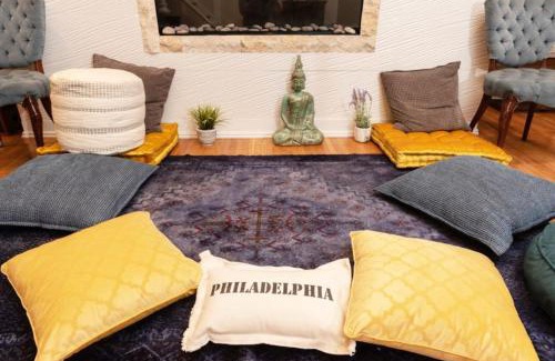 Northern Liberties House | MASSiVE Bohemian Oasis in Philly 5 Bdrm Sleeps 12