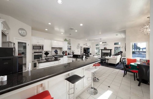 Rosedale Villa | Massive estate with tons of amenities!