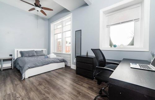 Manchester Apartment | Massive Home - GroupStay - Parking & Location