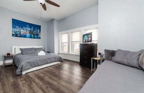 Manchester Apartment | Massive Home - GroupStay - Parking & Location