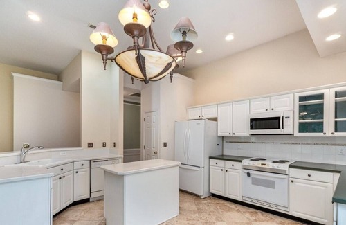 Provincetowne Apartment | Master 1-bedroom apartment