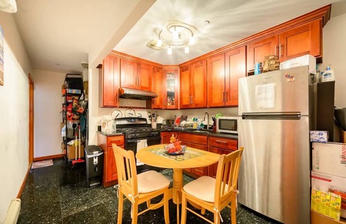 Queens Apartment | MASTER Bedroom apartment + Private Bathroom