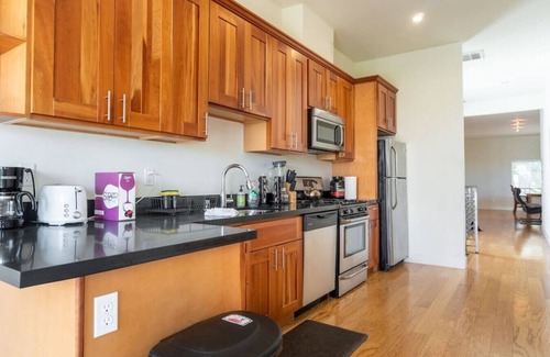 Mission District Condo | Master in Modern Flat w/Ensuite Bath, City Views