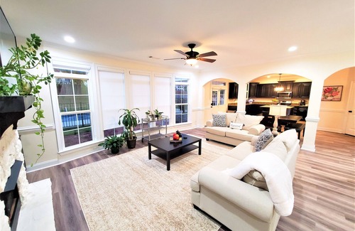 Evans House | Master's enthusiasts- Sleeps 12, private pool, fishing, kayaking, tennis, sports