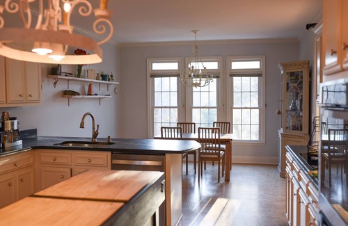Martinez House | MASTER'S TOURNAMENT RENTAL - GATED COMMUNITY - WHOLE HOUSE - 2 OWNER'S SUITES