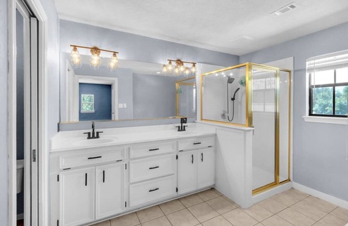 Texas City House | Master suite in private home w/pool # 8