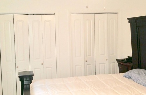 Norfolk House | Masterbedroom with private bathroom