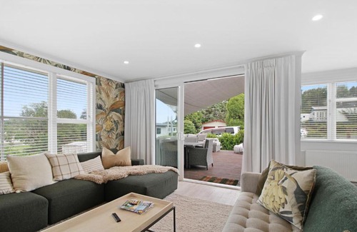 Mangakino House | Masters Manor - Mangakino Holiday Home