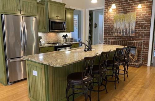 Evans House | Masters Rental, 7 miles from course, 6 bedrooms, southern charm