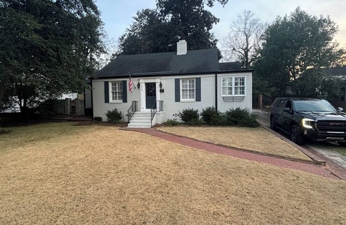 Forest Hills House | Masters Rental Charming 2-bedroom house great neighborhood!