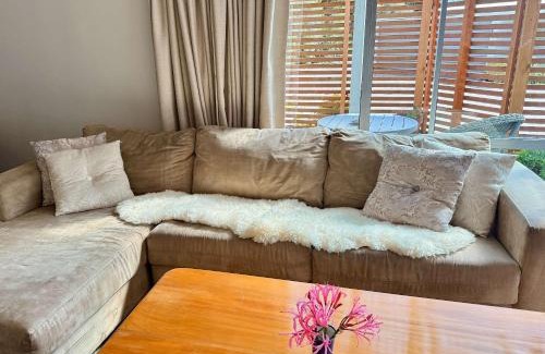 Onekaka Apartment | Matai Grove - Tranquil Bush Studio Retreat