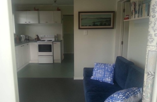 Russell Apartment | Matauwhi Bay garden apartment