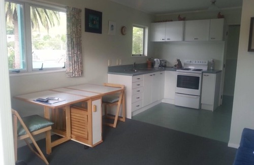 Russell Apartment | Matauwhi Bay garden apartment