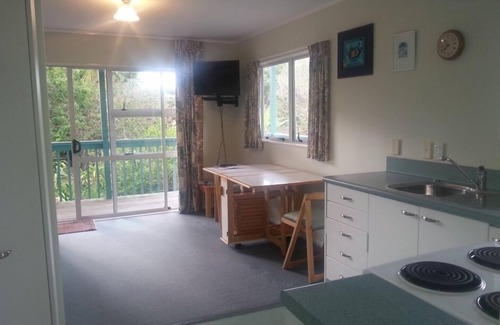 Russell Apartment | Matauwhi Bay garden apartment