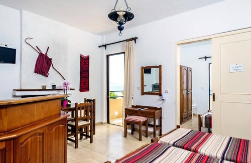 Gerani Apartment | Matzi Apartments 1 Bedroom Apartment Sea View Self-Catering 4 people