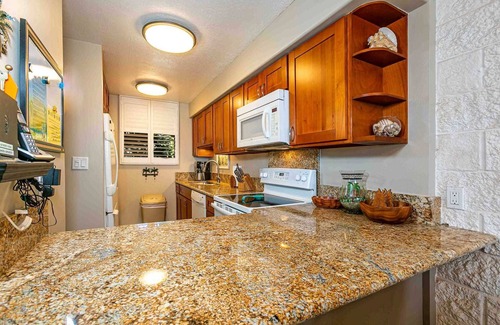 Maalaea Condo | Maui Oceanfront & Beach access deluxe Condo, pool, ocean views, seasonal whales