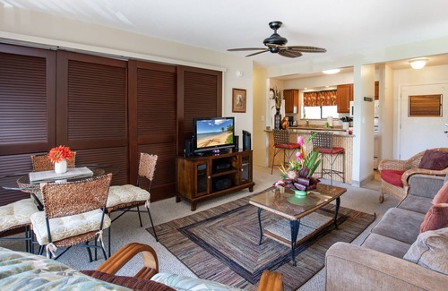 Maalaea Condo | Maui steps from the beach! Remodeled, well appointed.*Hono Kai B9*