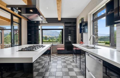 Lower Shotover House | Maunga View