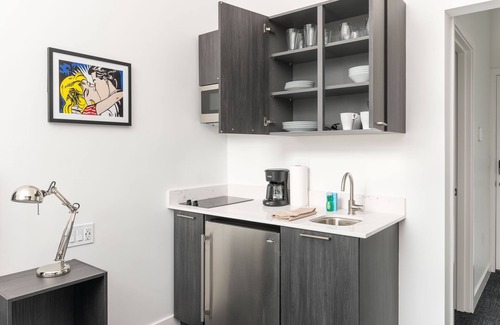 Fenway–Kenmore Apartment | Maverick Suites at 28 Fenway