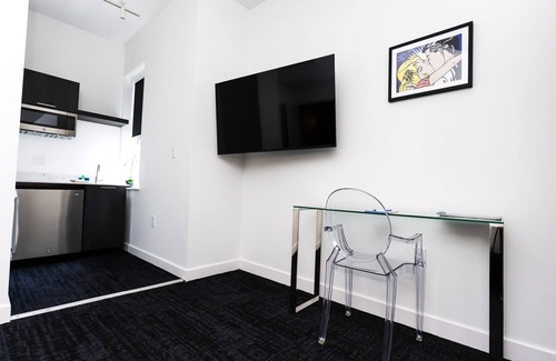 Fenway–Kenmore Apartment | Maverick Suites at 28 Fenway