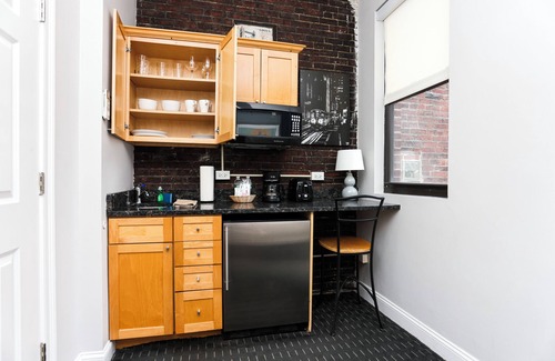 Columbus Apartment | Maverick Suites at 400 Columbus Ave