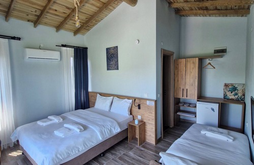 Ezine House | Mavriya