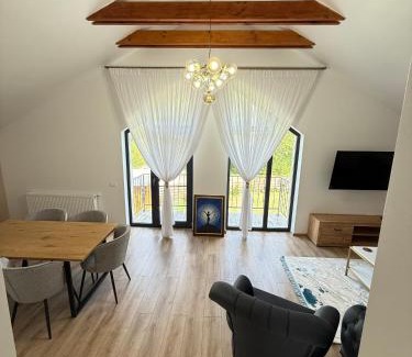 Rasnov Villa | MaxView