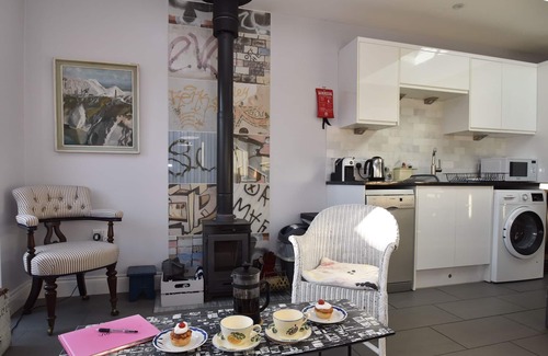 Rye Harbour Cottage | May's House, only 5 minutes from Rye Harbour Nature Reserve & dog friendly